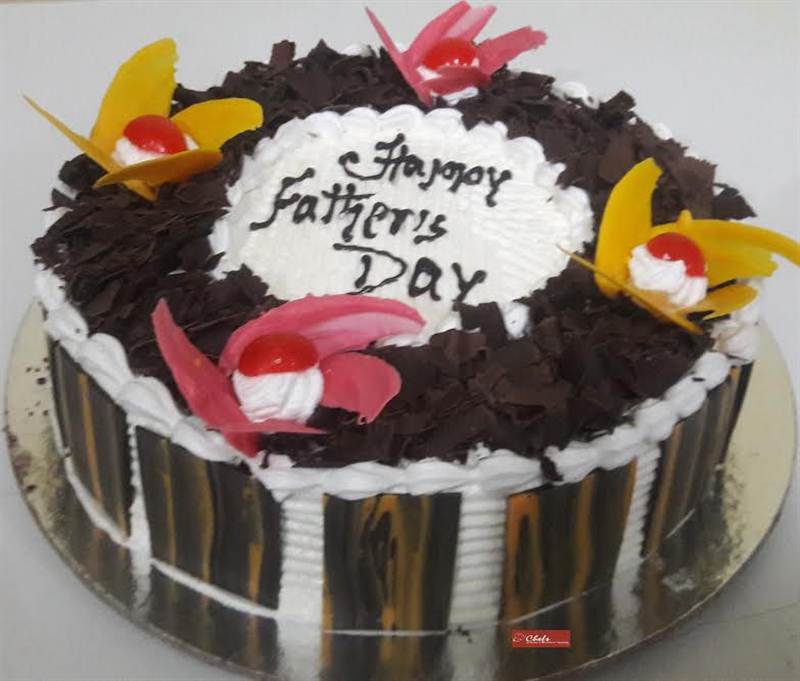 Black Forest Cake From Chefs Bakery (1 KG)