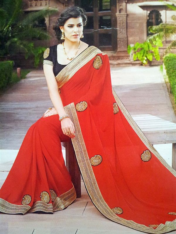 Red saree with butta and borders.(n132)