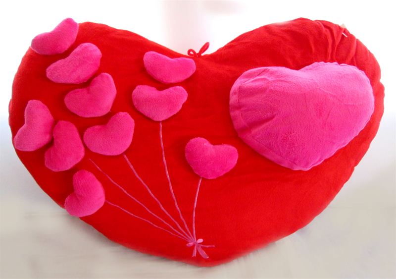 Red   love cushion (19x14 inch) (20561)