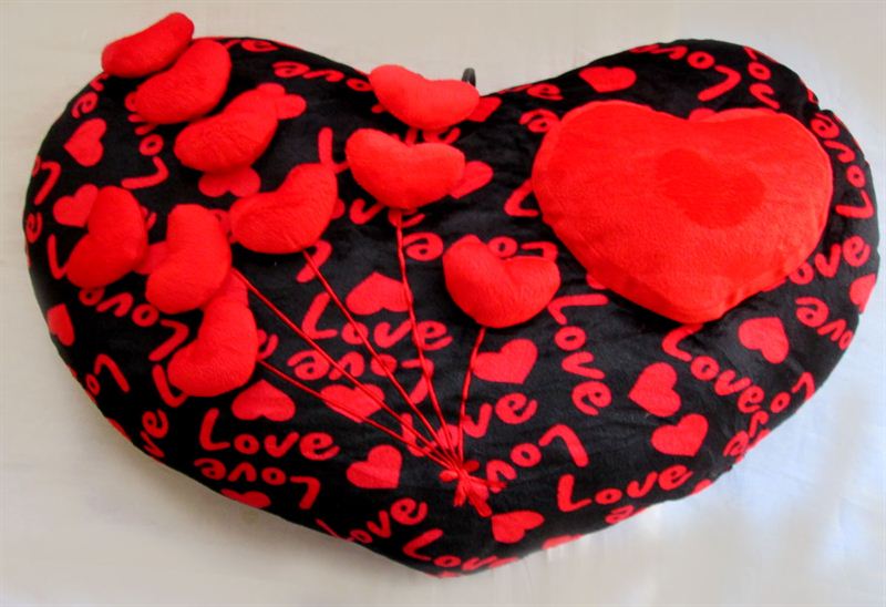 Red & black  heart  cushion (19x14 inch) (20561)