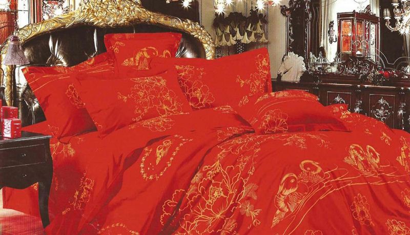 Branded Non-Fadable Super King Size Red Color Bedsheets With Pillow Covers