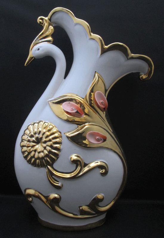 Gorgeous Peacock Vase(24)(7 in x 11 in)