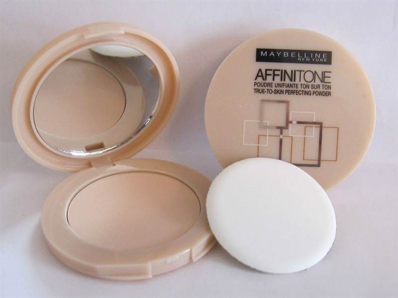 Maybelline New york Affinitone Compact Powder-Light Ivory