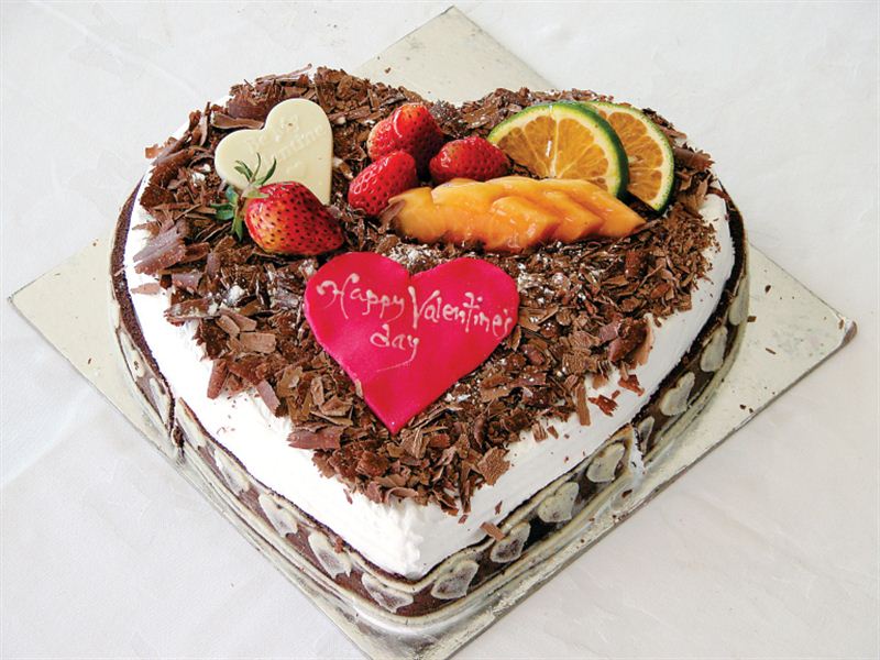 Heart Shape Blackforest Cake from Radisson Hotel(1 kg)