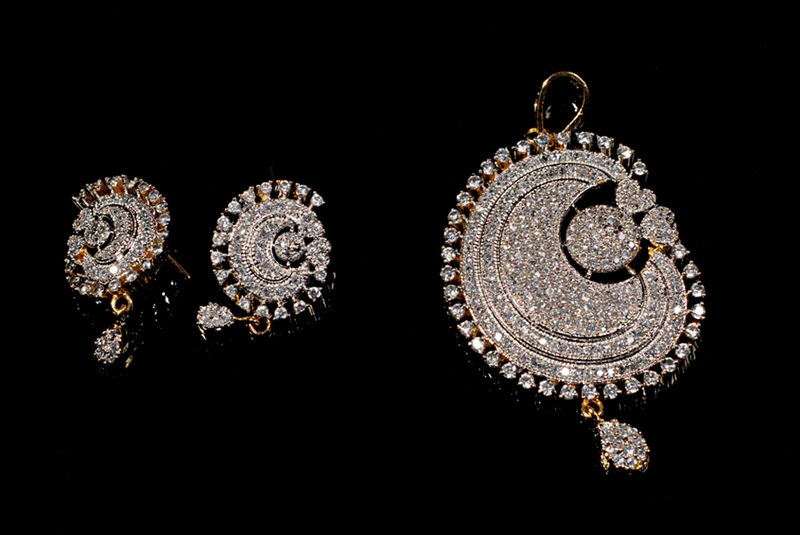 American diamond pendant and earring set 1