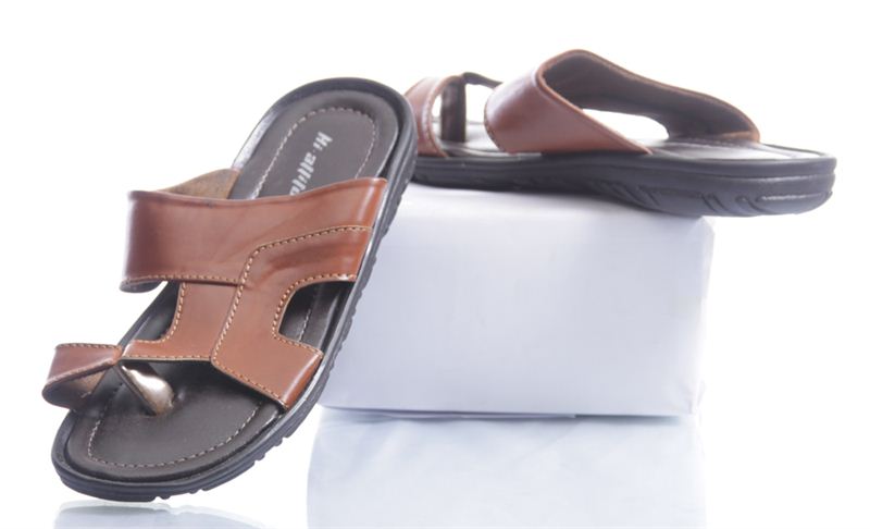 Brown Sandal (Size 7)