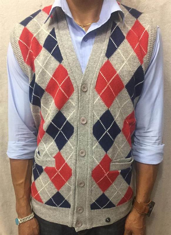 Monte Carlo Gents Sleeveless Design Front Button Sweater 