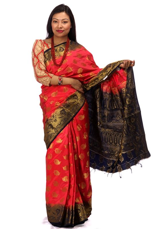 Silk Saree With Zari Weaved Pattern And Zari Weaved Border - SareeDLE-1